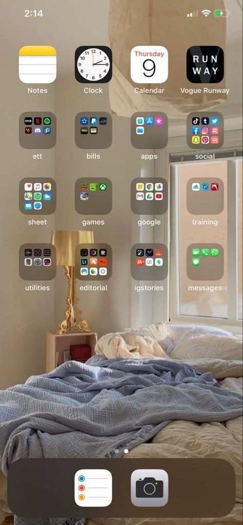 Apps Layout Iphone, Iphone Arrangement Ideas, App Arrangement Ideas, Phone App Organization, App Organization Iphone, Phone Organisation, Whats On My Iphone, Phone Apps Iphone, Organize Phone Apps