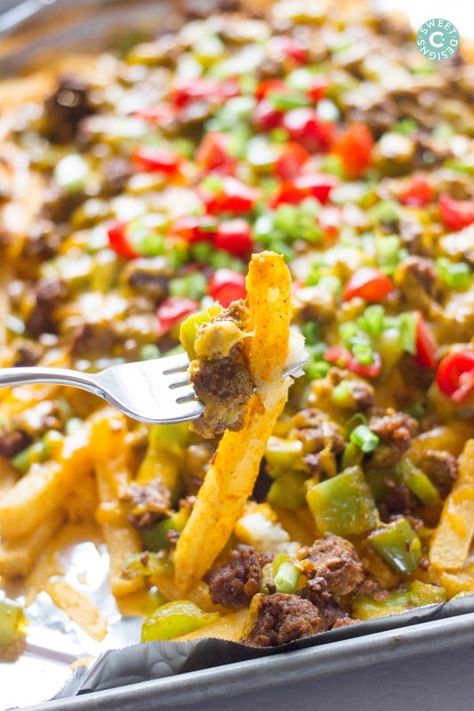 The most delicious dish- loaded nacho fries! Super Bowl Food Appetizers, Super Bowl Food Easy, Super Bowl Foods, Football Foods, Nacho Fries, Superbowl Food, Homemade Nachos, Super Bowl Snacks, Healthy Superbowl Snacks