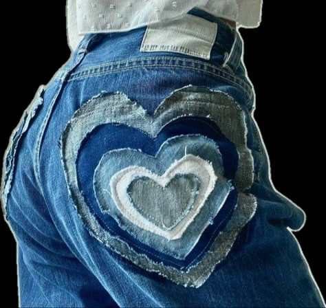 Classy Summer Fashion, Denim Patches Diy, Tshirt Design Diy, Edgy Summer Outfits, Edgy Summer, Jeans Refashion, Ropa Upcycling, Diy Pants, Diy Denim