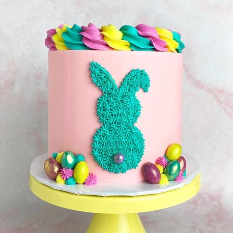 Cʜᴇʀʏʟ (@frost.edcakes) posted on Instagram: “Hoppy Easter! 🌷🐇 I’m so proud of this cake. I just love the colors and bunny tail! Creating cakes is definitely my passion and peace. I…” • Apr 4, 2021 at 12:17pm UTC Spring Eats, Easter Cake Designs, Easter Themed Cakes, Easter Cake Decorating, Cake Designs For Girl, Cakes Design, Easter Sweets, Buttercream Cake Decorating, Easter Baking