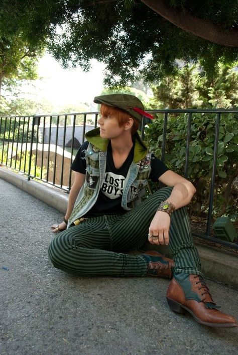 Peter Pan I am making an outfit like this Peter Pan Cosplay, Silver Linings, Style Steampunk, Epic Cosplay, Cool Cosplay, Disney Cosplay, Awesome Cosplay, Fantasias Halloween, Amazing Cosplay