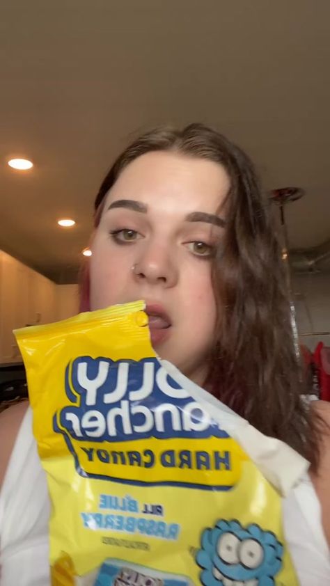 Hope Schwing, Funny Tiktok, Pop Tarts, Really Funny, Funny Stuff, Tik Tok, Snack Recipes, Sound, Chips