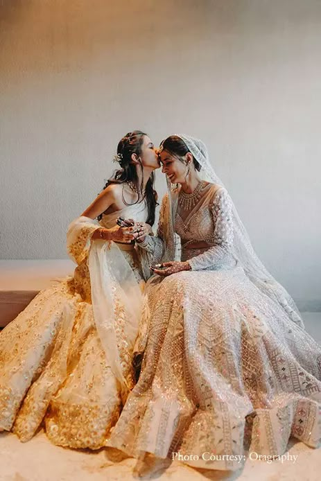 Bridal lehenga Indian bride bridal ideas bridal outfits bridal dress bridal dressing bridal look indian bride bridal jewellery brides outfit pastel lehenga bridal makeup indian wedding wedding ideas Falguni Shane Peacock Bridesmaids bridesmaids fashion Indian Bride And Sister Photos, Sister Photoshoot Wedding, Indian Wedding Picture Poses With Family, Wedding Pose For Bride Sister, Bridal And Sister Pose, Sister Poses For Pictures Wedding, Brides With Bridesmaids, Best Friends Wedding Poses, Sister Of The Bride Lehenga