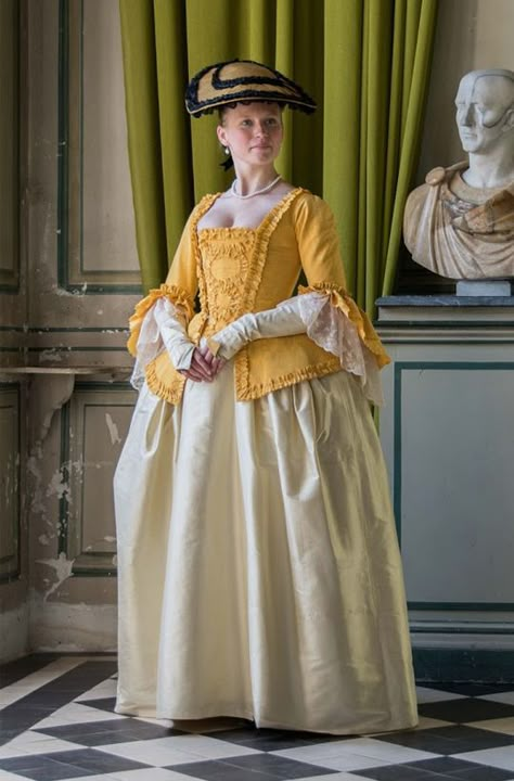 Yellow casaquin of 18th by Esaikha on DeviantArt French Court Dress, 18th Century Jacket, Medieval Dress Princess, Historical Fashion 1700s, 18th Century Dresses, Royal Costume, Colonial Dress, 18th Century Dress, Rococo Fashion