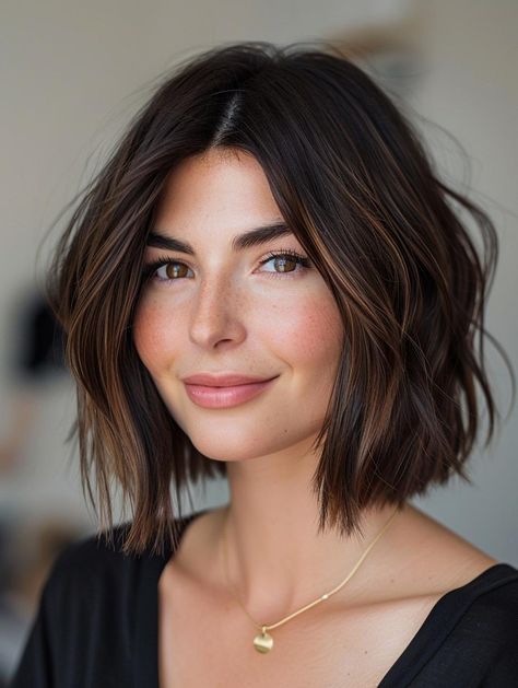 Bob Haircuts for Fine Hair - Stylish Options to Boost Volume Shoulder Bobs For Fine Hair, Messy Bob Brunette, Short Layered Bob Brunette, Brunette Bob Fine Hair, Chin Length Brunette Hair, Short Brunette Haircut, 2024 Bob Hair Trends Fine Hair, Medium Textured Bob, Dark Hair Bob Haircut