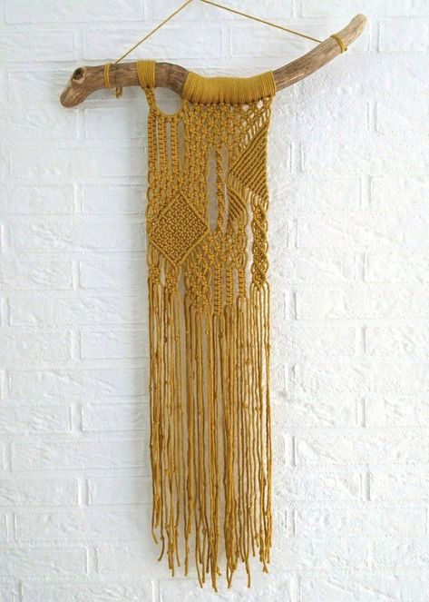 Yellow Macrame, Makramee Diy, Macrame Wall Hanging Patterns, Deco Boheme, Macrame Wall Art, Macrame Patterns Tutorials, Macrame Hanging, Micro Macramé, Modern Macrame