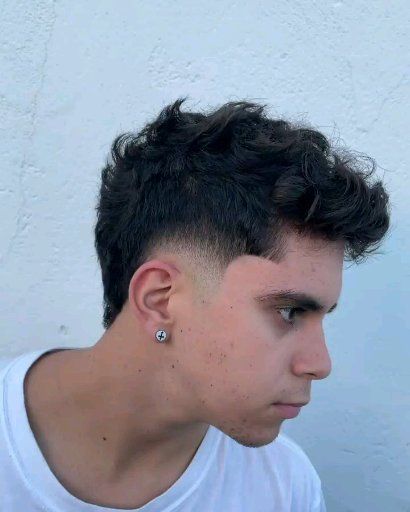 105+ BEST TAPER FADE INSPIRATIONS FROM (2022)fade #women#boys #boy#taperfadehaircut#haircutmen#shortcurlyhair #hairstyles#hairstylesforkids #haircuts#tumblrhair #fade #hairstyles#barbershopconnect#mensfashion #menshair fade #women#boys #boy#taperfadehaircut#haircutmen#shortcurlyhair #hairstyles#hairstylesforkids #haircuts#tumblrhair #fade #hairstyles#barbershopconnect#mensfashion #menshair Taper Fade Ondulado, Brust Fade Haircut, Mens Haircuts Thick Hair, Royal Hair, Stylish Mens Haircuts, Instagram Black Theme, Mens Haircuts Short Hair, Ratan Tata, Crop Hair