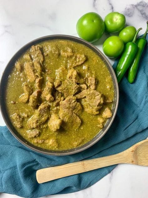 How to Make Pork in Salsa Verde - Pork Salsa Verde, Spicy Green Salsa, Salsa Verde Recipes, Mexican Pork Recipes, Green Salsa Verde, Mexican Food Ideas, Mexican Dinners, Mexican Pork, Salsa Verde Recipe