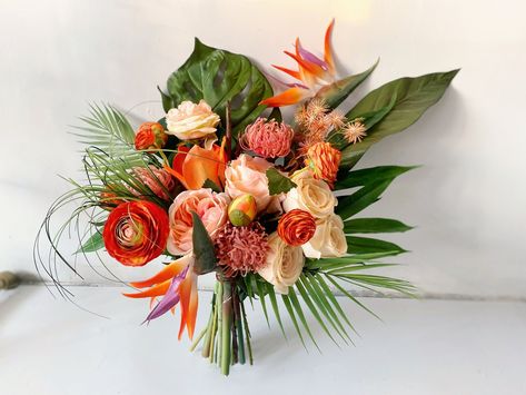 Size boutonniere: about 10cm / 4 inches in height corsage: about 6cm / 2.5 inches diameter hair clip: about 10cm / 4 inches in length cake flower: about 15cm / 6 inches in diameter Flowers & Foliages Kapok flower, palm leaf, monstera, pincushions, orchid, bird of paradise, rose, etc. Colors orange, peach, blush, white, green, etc. Material silk flowers, faux foliage, etc. * Please kindly note that my shop is based in China, so all the flower works in my shop will be shipped abroad. * Tropical Floral Bouquets, Fall Tropical Wedding Flowers, Mexican Bridal Bouquet, Tropical Fall Wedding, Tropical Flower Bouquet Wedding, Wedding Flowers Orange, Simple Beach Bouquet, Tropical Wedding Bridesmaid Bouquets, Tropical Chic Wedding Bouquet