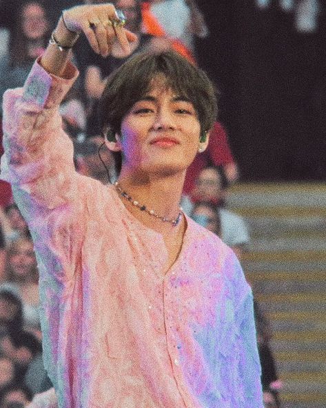 V Bts Wallpaper, Kim Taehyung Wallpaper, Bts Concert, V Taehyung, All Of Us, Bts Boys, Foto Bts, Bts Photo, Bts Pictures