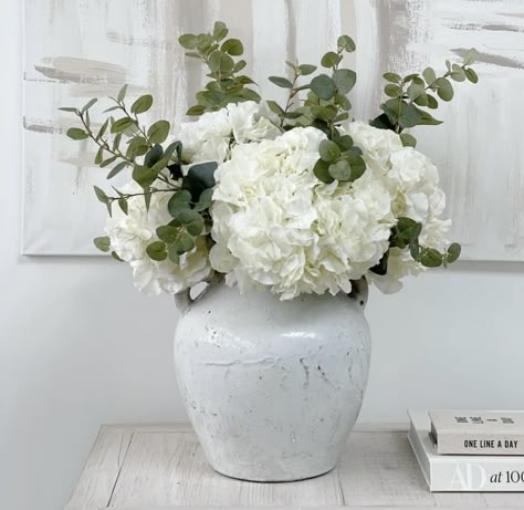 White Hydrangea Centerpieces, Floral Vase Arrangements, Hydrangea Arrangement, White Floral Arrangements, Hydrangea Arrangements, White Hydrangeas, Faux Hydrangea, Hydrangea Bouquet, Flower Vase Arrangements