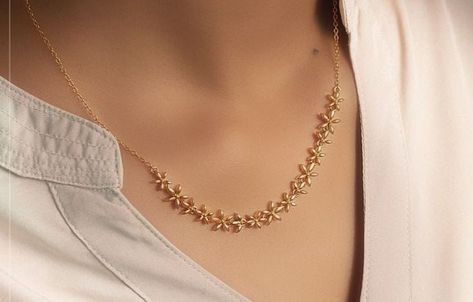 Trending necklace designs Neckless Gold Jewelry Simple, Simple Choker Designs, Kid Jewelry, Trending Necklace, Simple Choker Necklace, Neck Pendant, Beaded Wedding Jewelry, Golden Jewellery, Bridal Necklace Designs