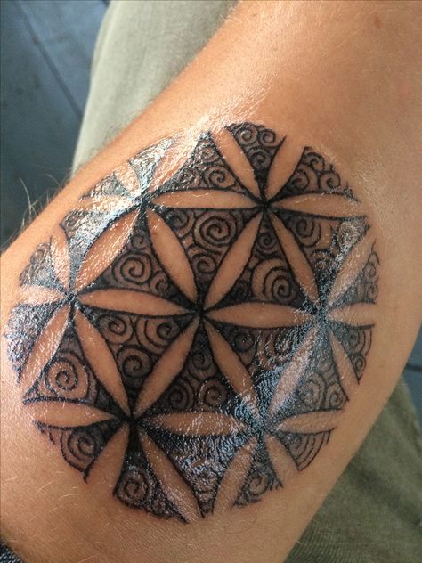 Flower of life Flower Of Life Band Tattoo, Flower Of Life Sleeve Tattoo, Sleeve Tattoos Leg, Seed Of Life Tattoo, Metal Tattoos, Tattoo Leg Sleeve, Octagon Design, Tattoos Leg, Flower Of Life Tattoo