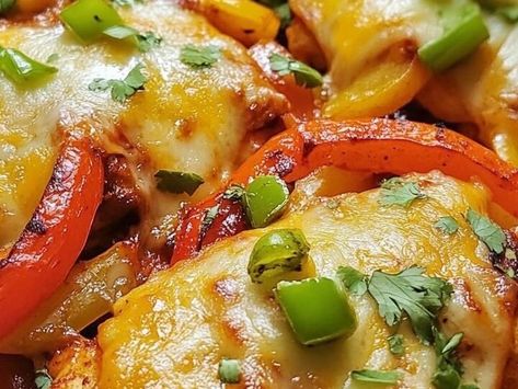 Sizzle and Melt: Cheesy Baked Fajita Chicken Recipe for a Texas-Inspired Dinner - NewsBreak Cheesy Baked Chicken Fajitas, Cheesy Baked Fajita Chicken, Baked Fajita Chicken, Smoked Pizza, Cheesy Baked Chicken, Fajita Chicken, Chicken Caesar Pasta Salad, Meat Lovers Pizza, Squash Casserole Recipes