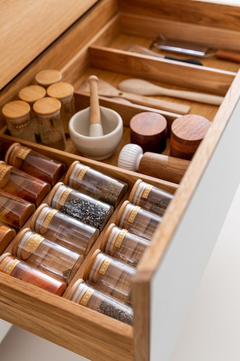 Kitchen Drawers Organization, Spice Storage Solutions, Deep Cabinet, Cutlery Drawer, Tips For Organizing, Spice Drawer, Kitchen Cabinet Drawers, Cutlery Storage, Kitchen Drawer Organization