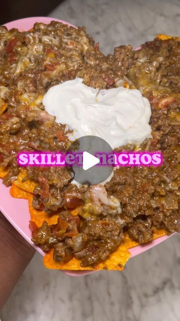 KAYP on Instagram: "& these ain’t take no time! Skillet nachos for the win❤️‍🔥 #skilletnachos #doritonachos #tacorecipes #nachorecipes #easyrecipes #quickandeasyrecipes #dinnerideas #easydinnerideas" Skillet Nachos, Nachos Recipe, Taco Recipes, Dee Dee, Nachos, Quick Easy Meals, No Time, Skillet, Easy Dinner