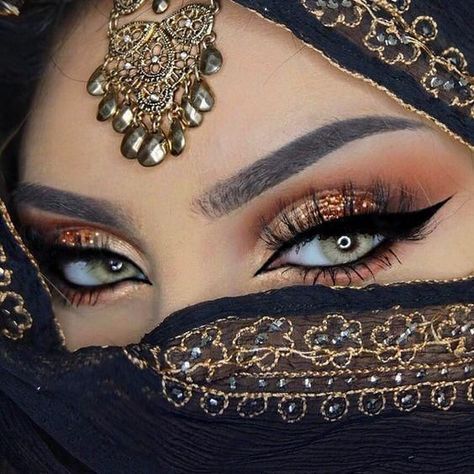 Kohl Eyes, Arabic Make-up, Arabic Aesthetic, Arabian Eyes, Arabic Eye Makeup, Koleksi Makeup, Exotic Makeup, خواتم خطوبة, Arabic Makeup