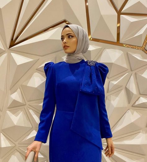 Royal Blue Dress Hijab, Royal Blue Hijab Outfit, Modest Blue Dresses For Eid, Blue Hijab Dress, Elegant Fitted Blue Abaya, Hijabi Blue Dress, Elegant Blue Long Sleeve Abaya, White Blouse Dress, Blue Hijab