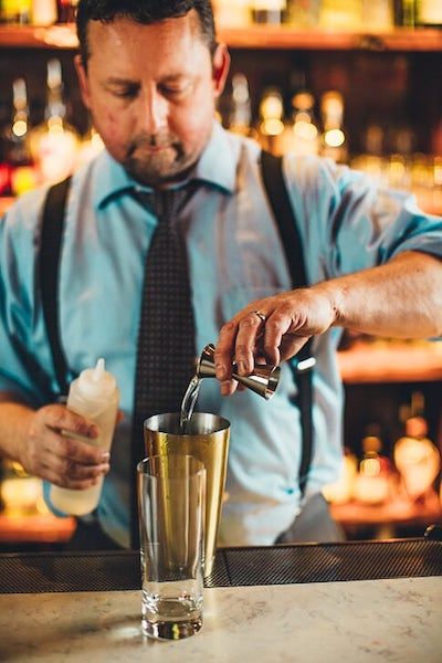 Learn when to shake and when to sitr, learn the classics. Plus 8 other bartending basics you should know by the time you're 30 in Charlotte, NC. Bartending Basics, Cocktail Photography, Environmental Portraits, Cocktail Bar, Craft Cocktails, Bar Drinks, Cafe Bar, Mixology, Mixed Drinks