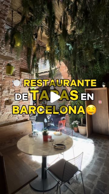 El viaje de Iván ✈️ Iván Gálvez on Instagram: "✨Restaurante de tapas con terraza secreta🤫  🤫 Terraza secreta muy acogedora 🤤   🍆 Berenjenas fritas con miel, queso y lima muy ricas 🍋‍🟩   🤤 Enorme tabla de quesos y embutidos ibéricos 🇪🇸   🤤 Croquetas de jamón ibérico muy rellenas  🐷 Torreznos de Soria DELICIOSOS ⭐️  🍳 Huevos rotos con foie y setas 🍄‍🟫   ✨ Mi favorito: SU PULPO 🐙   🥩 Solomillo de ternera gallega muy tierno 🤤   🥒Acompañado de su mix de verduras   🍨 Sus postres son OTRO NIVEL   📍Esto es Tapas La Bona Sort en C/ dels Carders, 12, Ciutat Vella, Barcelona  🔝 GUÁRDATE ESTE PLANAZO   🤗 ¿Y tú, a quién te vas a traer?  📲 ENVÍASELO A ESA PERSONA!  #tapas #tapasbarcelona #terrazabarcelona #terrazasecretabarcelona #restaurantebonitobarcelona #dondecomerenbarcelona Lonely Planet, Persona, Jam, Barcelona, Restaurant, On Instagram, Instagram