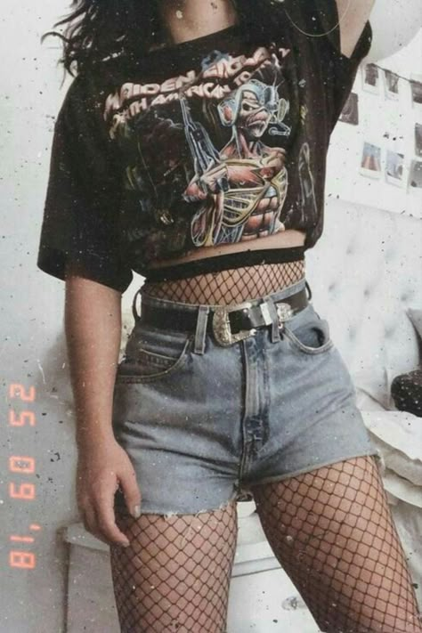 Look Grunge, Alt Outfits, Outfit Shopping, Neue Outfits, Tomboy Style Outfits, Fishnet Stockings, Swaggy Outfits, Tomboy Fashion, Goth Outfits