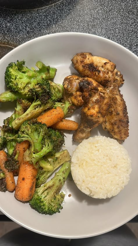 Clean Meals For Dinner, Healthy Dinner Recipes Protein, Broccoli Dinner Recipes, Dinner Aesthetic Food, Healthier Dinner Recipes, Chicken Breast Meals, Low Calories Food, Low Cal High Protein, Low Cal Meals