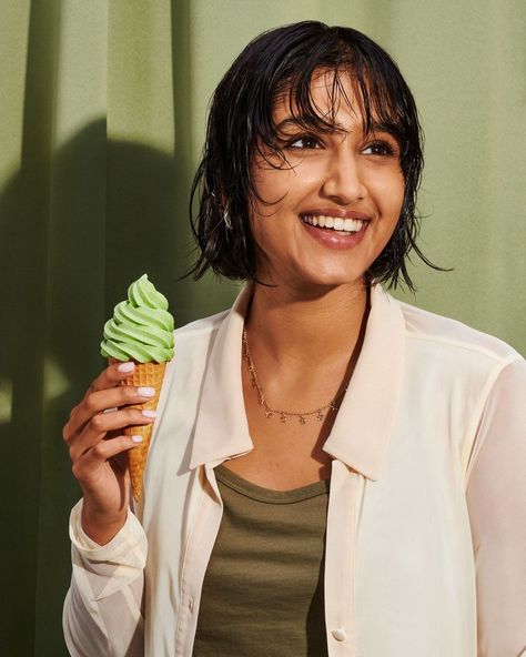 credits: photo- jenna gang description:model holding matcha ice cream #jennagang #foodphotography #foodstyling #food #tastyfoodideas #recipes #easyrecipes #easyfood #foodphotographystyling #foodphotographytips #foodphotographyideas #foodphotographybackgrounds #conceptualfood #conceptualfoodphotoshoot #photoshootideas #icecream #icecream cone Dessert Photography Styling, People Eating Ice Cream, Nyc People, Gang Photography, Holding Ice Cream, Creative Food Photography, Cream Branding, Maine Summer, Ice Cream Photography