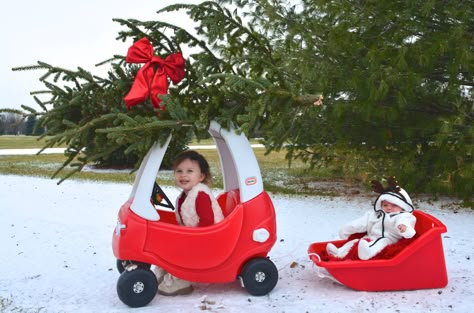 Toddler And Infant Christmas Photo Ideas, Cozy Coupe Christmas Picture, Toddler Christmas Pictures, Toddler Christmas Photos, Christmas Traditions Kids, Baby Holiday Photos, Christmas Pic, Christmas Baby Pictures, Toddler Pictures