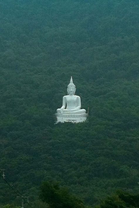 Budhism Images Aesthetic, Buddha Aesthetic, Meditation Scripts, Buddha Temple, Secret Place, Minimal Photography, Consciousness Art, Zen Buddhism, Buddhist Monk