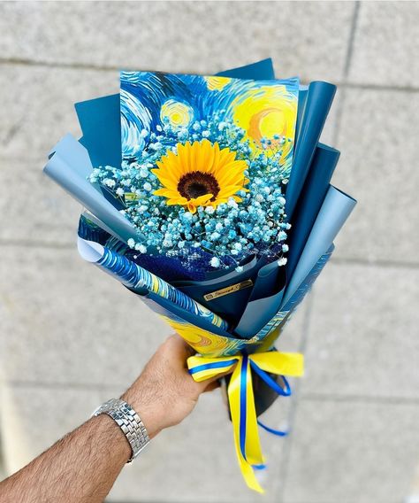 Starry Night Bouquet, Van Gogh Bouquet, Starry Night Bouquet Of Flowers, Van Gogh Flower Bouquet, Starry Night Sunflower Painting, Van Gogh Blue Flowers, Vangoh Arts Sunflower, Diy Bouquet Wrap, Flower Boquet