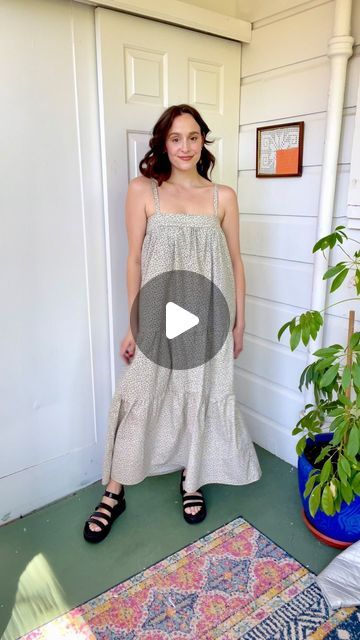 Jessica Shaw on Instagram: "Let’s make a tiered maxi dress! 🤩🪡 (I just posted the full tutorial on YouTube, link in my bio!) 🎉  ✂️ I used about 2.5-3 yards of fabric to make my dress. This depends on how gathered or how long you want to make yours!   I’ve always been a little intimidated to make a tiered dress, but they are surprisingly SO easy to make. Not to mention verrrry comfy!   I also love the versatility with the tie on the front OR the back of the dress. Or if you want to skip the tie, you can just make a bodice, skirt, straps, and that’s IT! ✨🙌  Let me know if you plan on making this dreamy lil dress!   #sew #sewistsofinstagram #sewistofinstagram #sewist #sewinglove #sewingtutorial #sewinghacks #sewsewsew #singerambassador #singersewingmachine #diy #upcycle #sewinglife #sewin Maxi Dress Pattern Sewing, Diy Maxi Dress, Dress Sew, Dress Sewing Tutorials, Trendy Christmas Outfits, Sewing Easy Diy, Tier Dress, Diy Skirt, Diy Upcycle