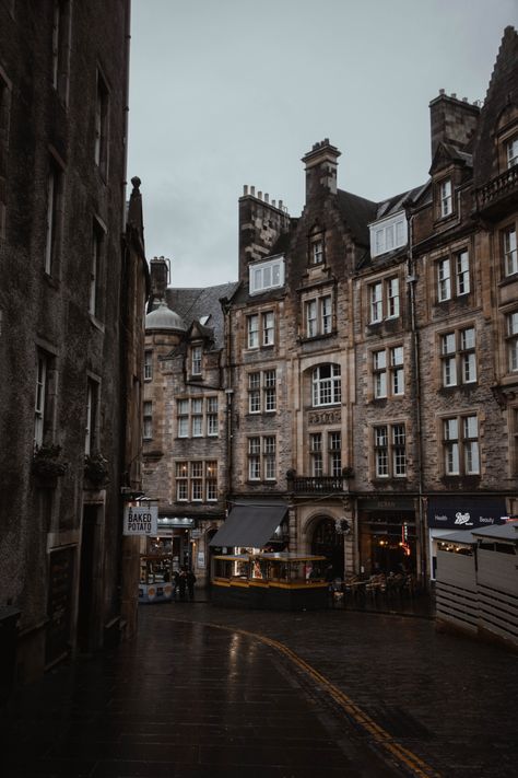 Edinborough Aesthetic, Edinburgh United Kingdom, Eidenburgh Aesthetic, Edinburgh Wallpaper Iphone, Scotland Astethic, Edenborough Scotland, Edinburgh Scotland Wallpaper, Edinburgh Aesthetic Wallpaper, Edinburgh Scotland Aesthetic Wallpaper