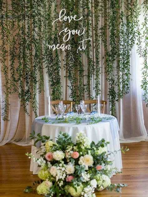 Sweetheart Table Backdrop, Sweetheart Table Wedding, Secret Garden Wedding, Unique Wedding Flowers, Hanging Flower Wall, Wedding Arrangements, Garden Theme, Wedding Flower Arrangements, Sweetheart Table