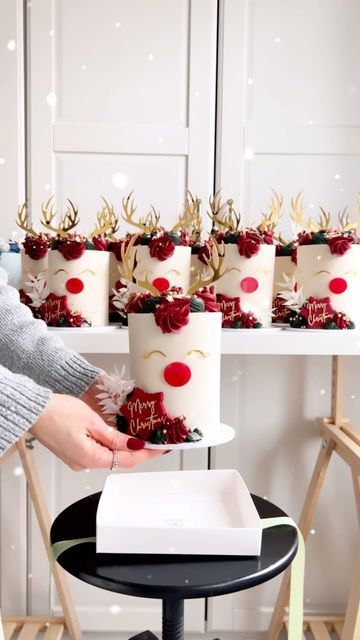 Best Birthday Cake Designs, Mini Christmas Cakes, Reindeer Cakes, Biscuit Decoration, Christmas Themed Cake, Ganache Cake, Chocolate Garnishes, Christmas Cake Designs, Cake Christmas