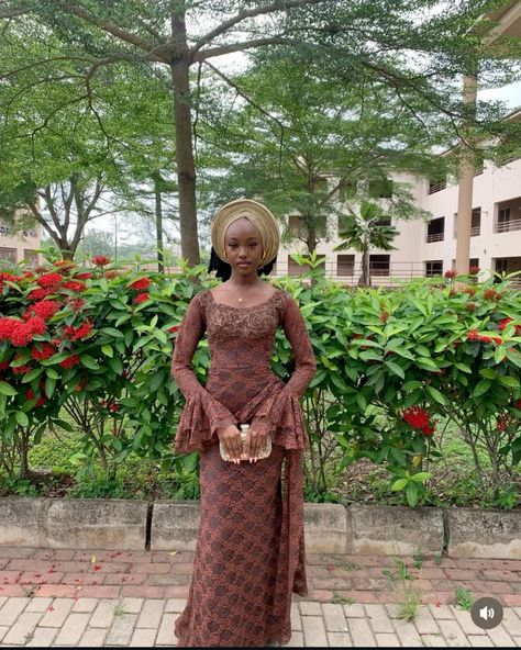 Eid Outfits African, Yoruba Fashion, Nigerian Traditional Dresses, Nigerian Dress Styles, Nigerian Outfits, Nigerian Dress, Nigerian Lace Styles Dress, Native Dress, African Fabric Dress