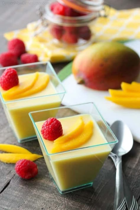 Chinese Mango Pudding is creamy, smooth, and full of sweet mango flavor. Plus it's simple to make. A great dessert for Chinese New Year! Quick Chinese Recipes, Chinese New Year Desserts, Vegetarian Chinese Recipes, Chinese Dessert Recipe, Puding Mangga, Chinese Dessert Recipes, Mango Desserts, Chinese Desserts, Healthy Chinese Recipes