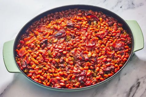 Million Dollar Baked Beans Recipe Ground Beef And Bacon, Baked Beans Recipe, Breakfast Party Foods, Easy Dinner Casseroles, Baked Bean Recipes, Breakfast Party, Beans Recipe, Quick Easy Dinner, Million Dollar