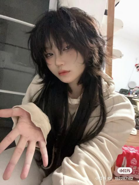 Hangodango on tiktok Pelo Anime, Hair Inspiration Short, Poses References, Short Hair Haircuts, Anime Hair, Hair Reference, Grunge Hair, Pose References, Latest Hairstyles