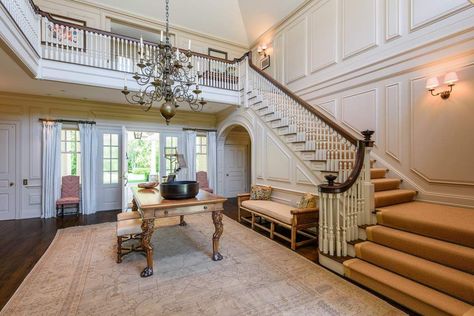 Second Floor Ideas, Large Entrance Hall Ideas, Large Entrance Hall, Large Victorian House, Hamptons Mansion, English Countryside Home, Beautiful Staircases, Luxury Estate, Expensive Houses