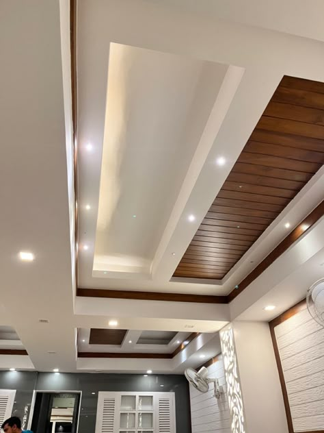 Ceiling Design For Hall Modern, New Ceiling Design Bedroom, False Ceiling Design For Hall, Ceiling Design For Hall, Pop False Ceiling, Pop Design For Hall, 20x40 House Plans, Fall Ceiling, Bedroom 2024