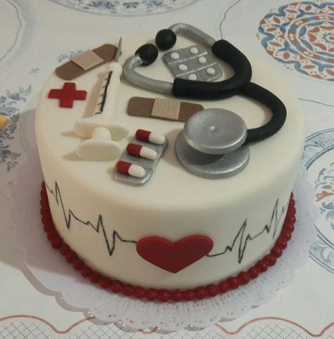 Doctor Cake Ideas, Nurse Cake Ideas, Doctor Birthday Cake, Dr Cake, Doctor Graduation Cake, Medical Cake, Graduation Cake Designs, Nurse Cake, Graduation Party Desserts