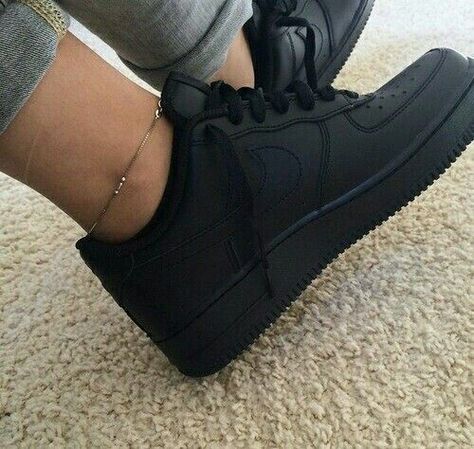 Flat Black Air Force Ones. Have them ; love them. Mode Tips, Black Nike Shoes, Nike Free Shoes, Shoes Custom, Nike Free Runs, Nike Shoes Outlet, Nike Shox, Nike Basketball, Nike Shoes Women