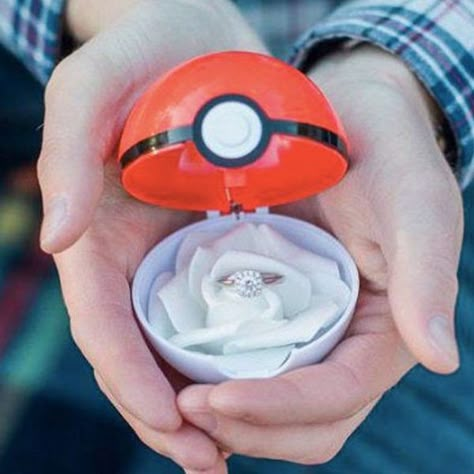 Pokemon Wedding Ring, Naruto Wedding Theme, Pokemon Wedding Ideas, Pokemon Proposal, Engagement Ring Box Ideas, Pokemon Wedding, Geek Couple, Silly Wedding, Ring Box Ideas