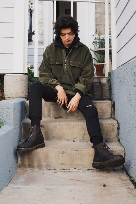 (Inspo) Another month of pictures I've taken and finding a style, had to do another one. - Album on Imgur Hommes Grunge, Grunge Outfits Men, Oc Clothes, Iconic Outfits, Cherry Picking, Tom Boy, Art Aesthetics, Goth Outfit, Character Clothing