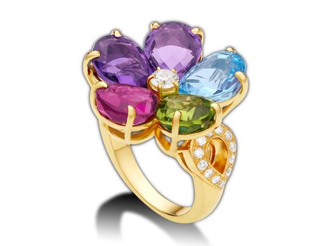 Bvlgari - Sapphire Flower ring mounted on yellow gold with amethysts, topaz, peridot, rubellite and pavé diamonds, ~ 14'410 Euros Bvlgari Ring, Bulgari Jewelry, Fancy Sapphire, Bvlgari Jewelry, Precious Rings, Colored Engagement Rings, International Jewelry, Jewellery Marketing, Jewels Rings