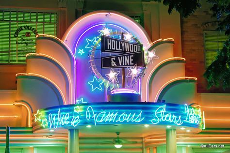 Hollywood and Vine at Disney's Hollywood Studios Will Host a Special Holiday Character Dining Experience This Year! Bananas Foster Sauce, Hollywood And Vine, Mini Corn Dogs, Banana French Toast, Spring Peas, Character Dining, Very Merry Christmas Party, Hollywood Studios Disney, Hollywood Studios