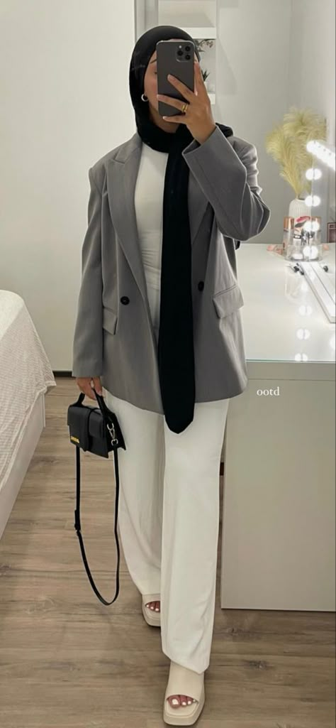 @rannyaba Mun Outfits Modest, Fashionable Hijab Outfits, Business Casual Outfits For Hijabi Women, Blazer Outfits For Hijabis, Hijabi Business Casual Outfits, Business Casual Hijab, Modest Work Clothes, Modest Formal Outfits For Work, Hijabi Lawyer Outfit