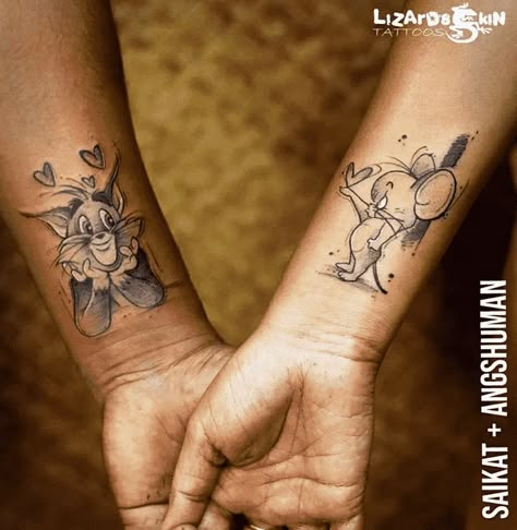 Tom And Jerry Couple Tattoo, Tattoo Dla Par, Tom Y Jerry Tattoo, Tom And Jerry Tattoos, Tom And Jerry Tattoo Design, Jerry Tattoo Design, Tom And Jerry Tattoo Ideas, Tom And Jerry Tattoo, Disney Couple Tattoos