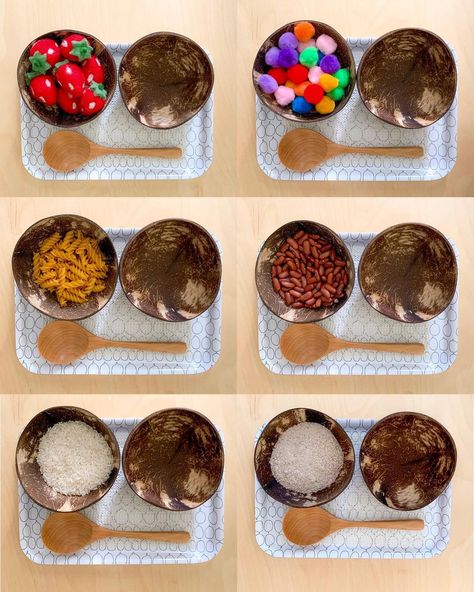 Sonny’s Montessori on Instagram: “🥣 Spoon and Transfer 🥣⁣ Spooning and transferring work has been a go-to activity in our home this summer. These invitations are easy to set…” Montesorri Activities Preschool Kids, Montessori Art Activities Preschool, Summer Montessori Activities, Montessori Spooning Activity, Montessori Practical Life 3-6 Activities, Food Preparation Montessori, May Practical Life Montessori, Montessori Practical Life Activities, Elementary Practical Life Montessori