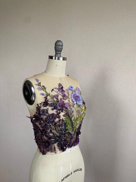 Cotoure Dresses 2023, Nature Dress Design, Couture Embroidery Embellishments, Flower Corset, Ropa Upcycling, Stone Embroidery, Nature Inspired Fashion, Couture Embroidery, Illustration Fashion Design